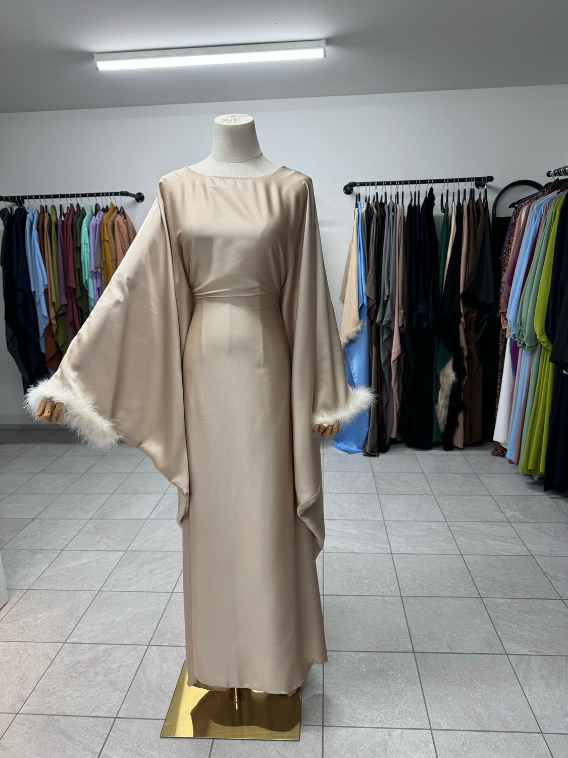 HIRA ABAYA champagne