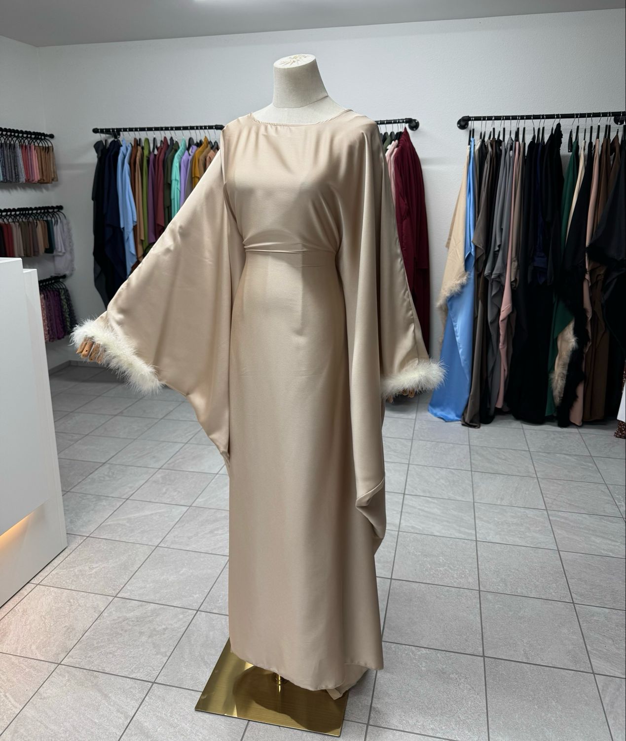 HIRA ABAYA champagne
