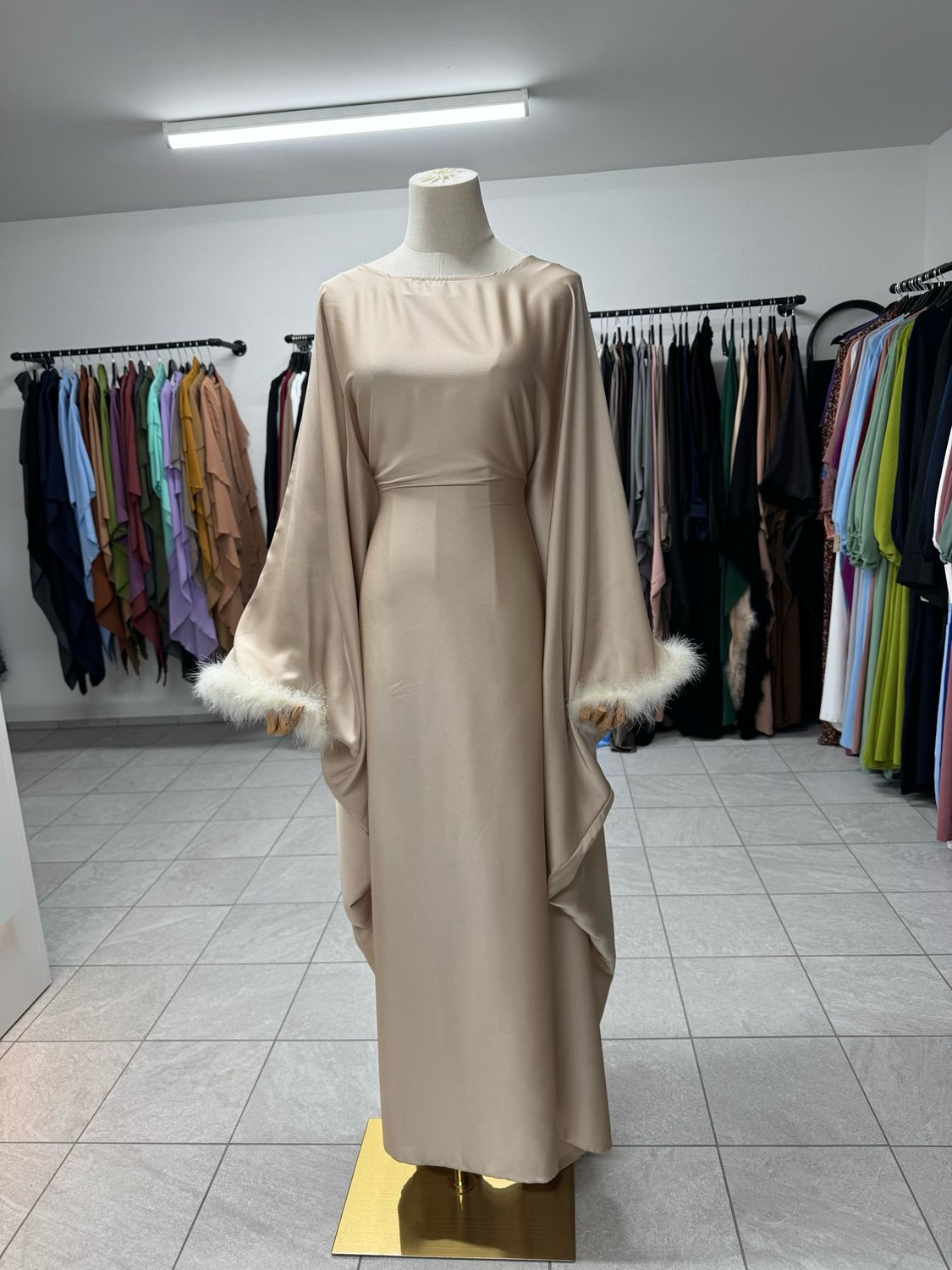 HIRA ABAYA champagne