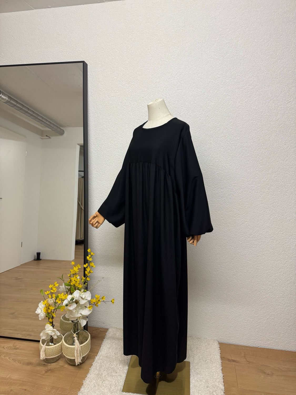 Abaya Ballonärmeli medinaseide schwarz