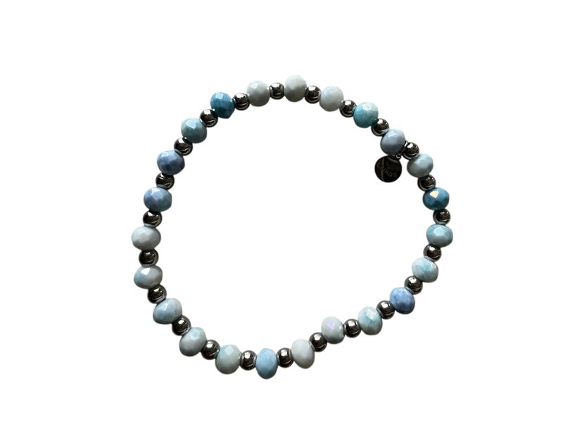 Perlenarmband hellblau
