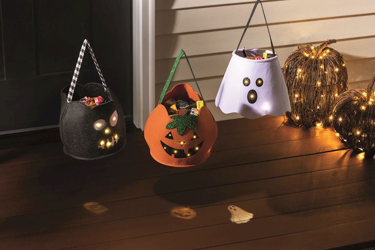 LED Treat Buckets