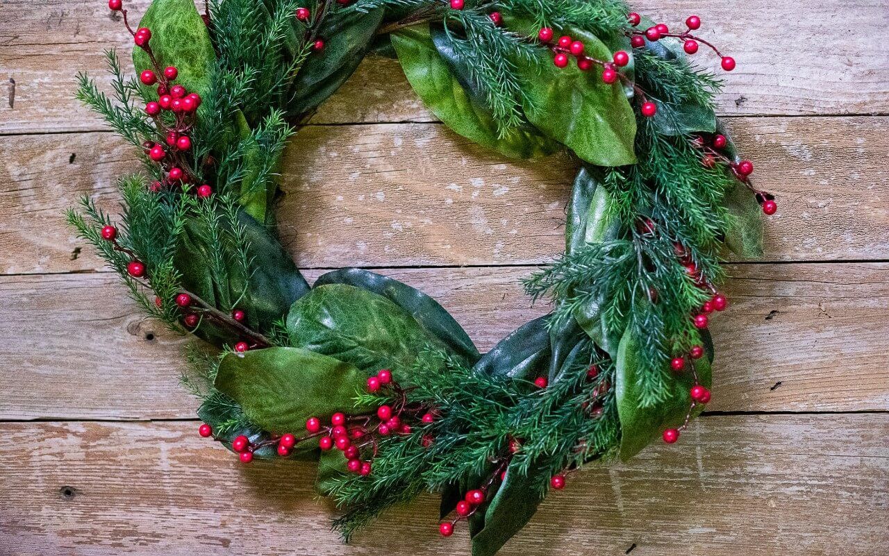 26 Inch Berry Magnolia Wreath