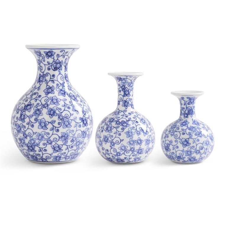 Chinoiserie Porcelain Bud Vase