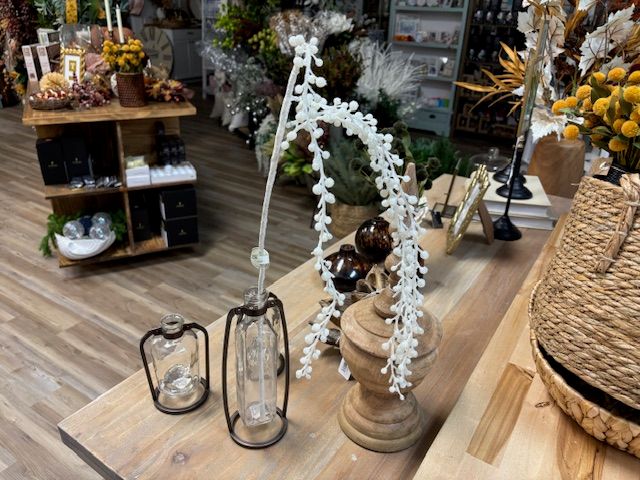 36 Inch Glitter Dropping Berry Spray White