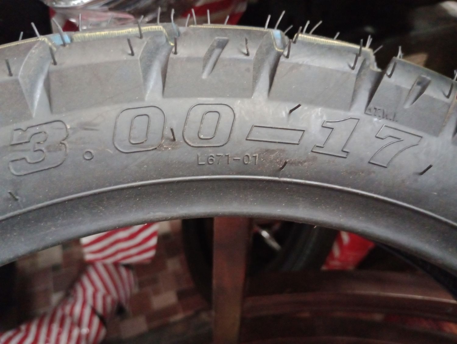 3.00-17 L671