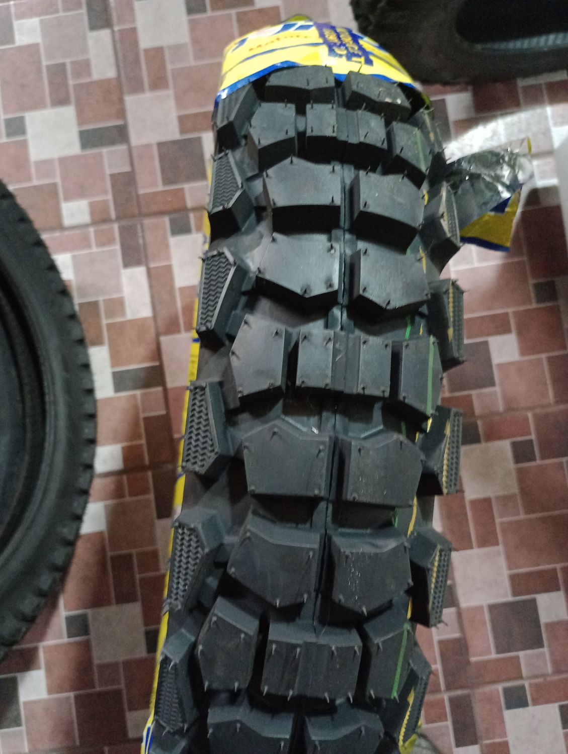HRD 110/90-16