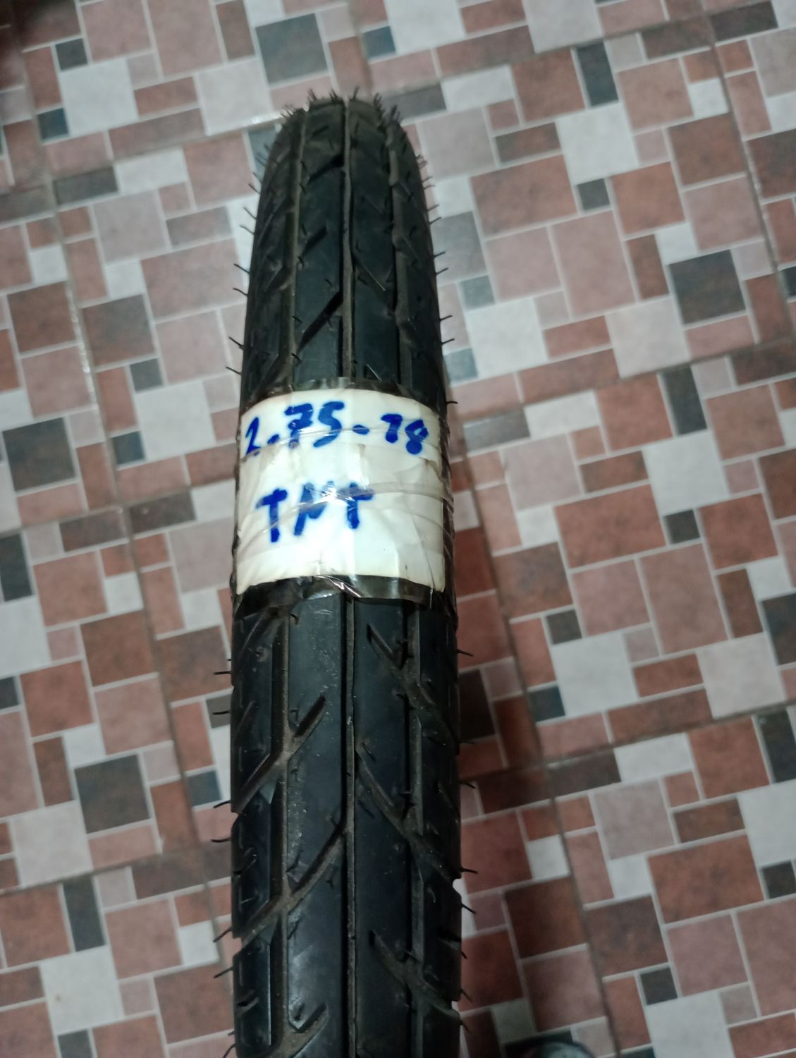 2.75-18 tnt asfalto
