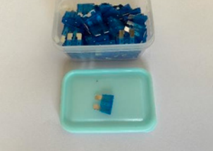 FUSIBLE 15A AZUL (10PCS)