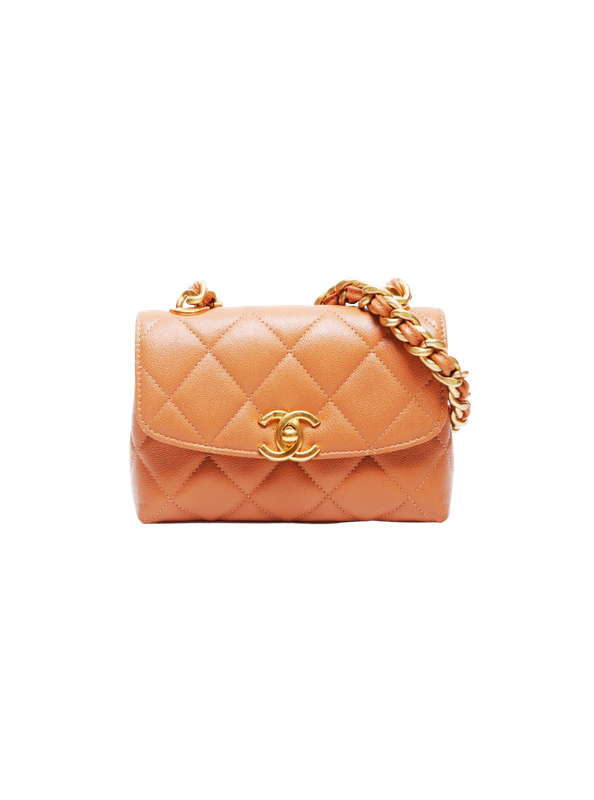 Pre-Loved CHANEL 2020–2024 Small Diamond-Quilting Shoulder Bag