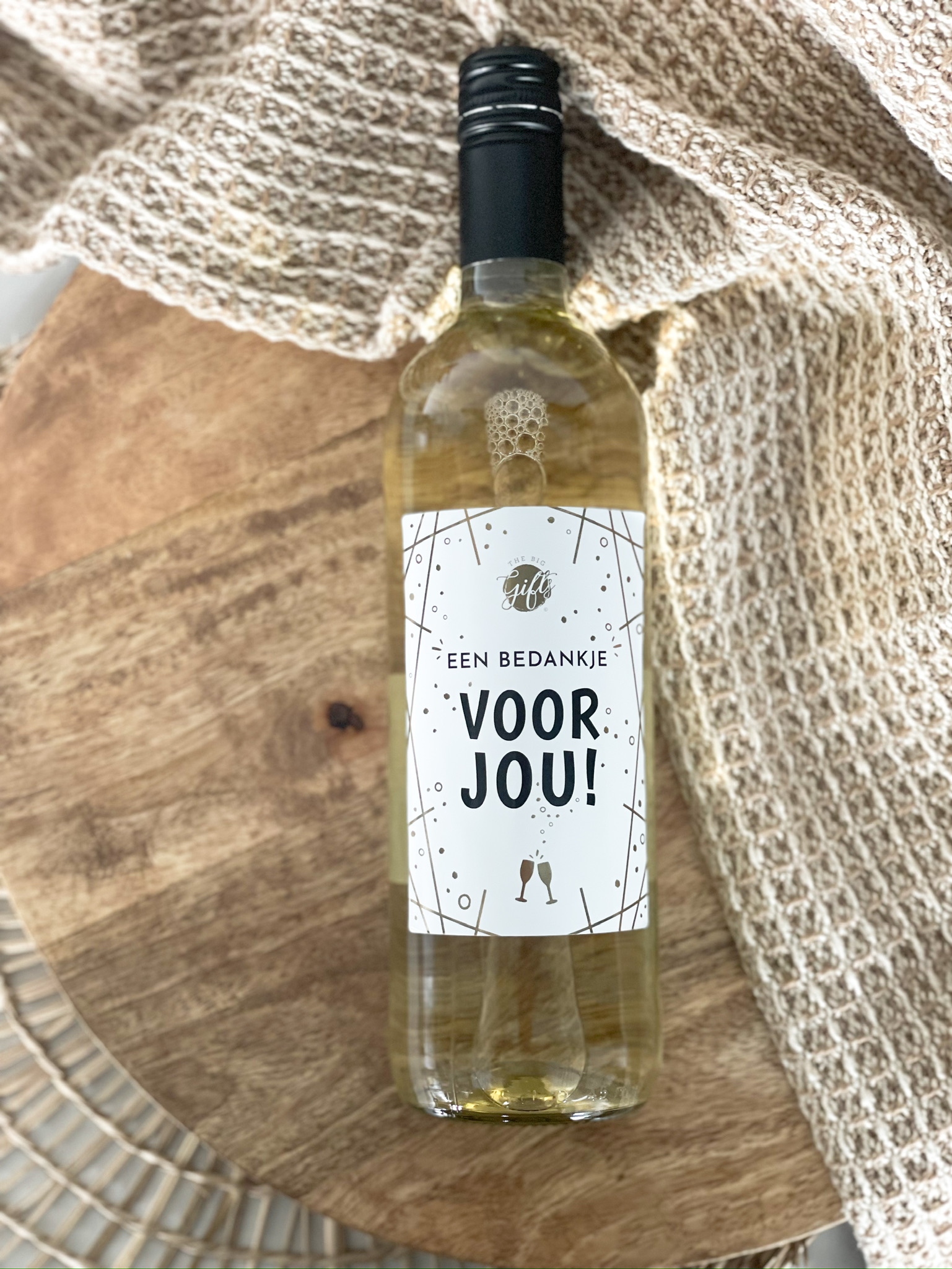 Geschenk met noten en wijn Geschenk met noten en wijn