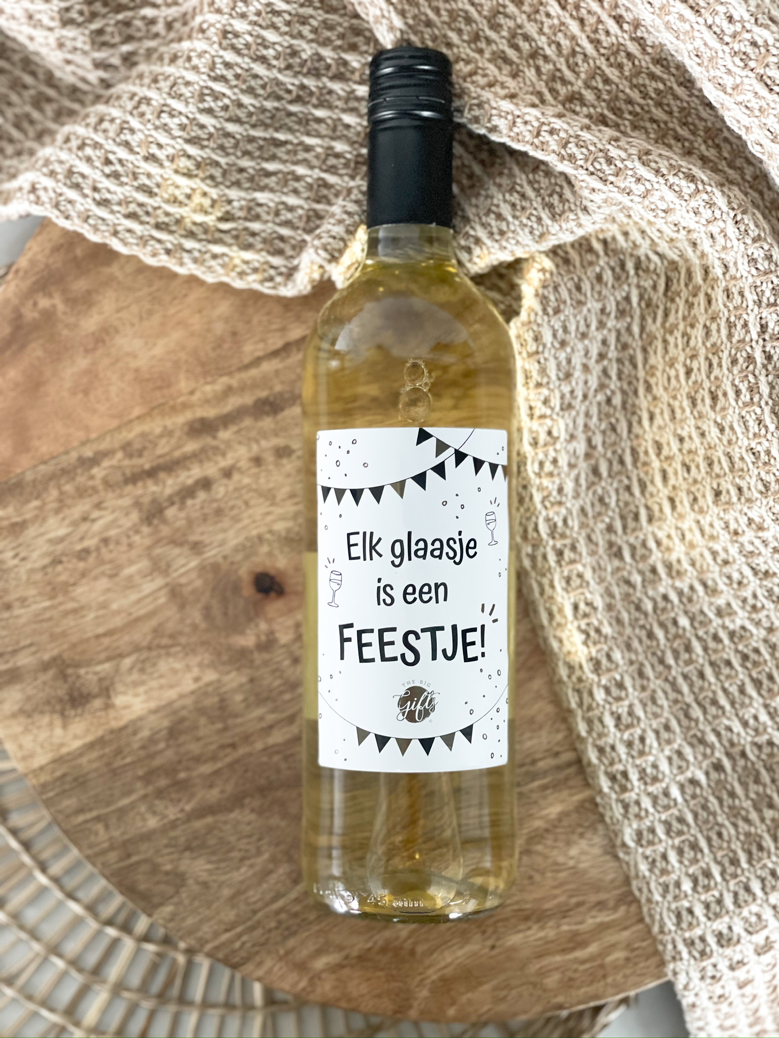 Geschenk met noten en wijn Geschenk met noten en wijn