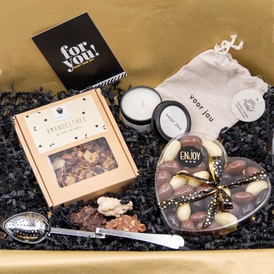 Brievenbuscadeau voor jou met thee, chocolade en een kaarsje