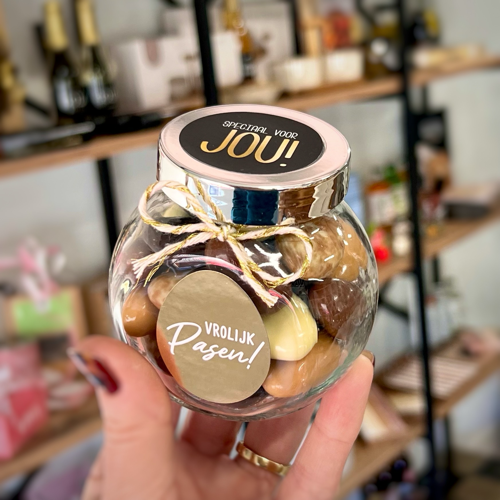 Snoeppotjes vrolijk Pasen met chocolade Snoeppotjes vrolijk Pasen met chocolade