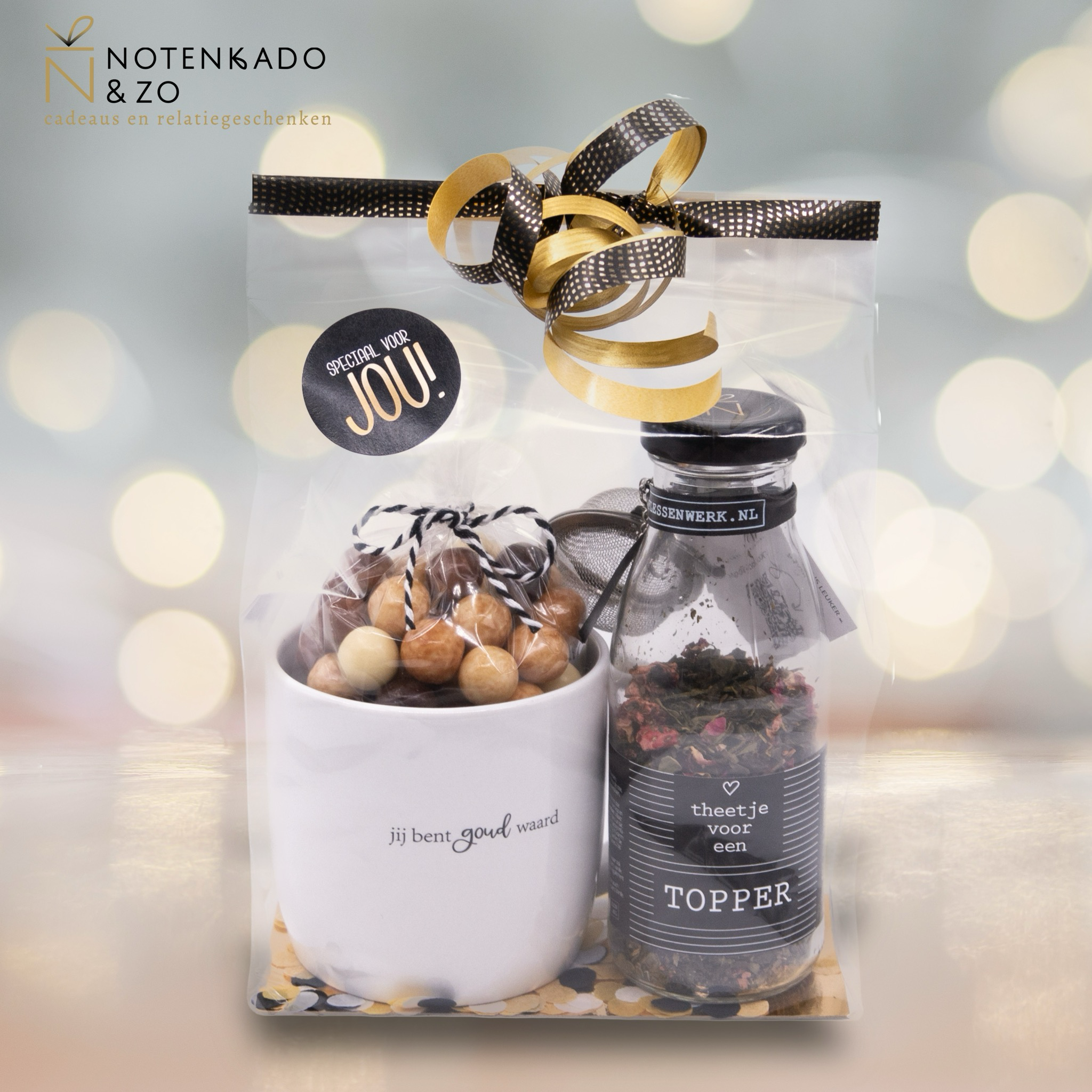 Cadeaupakket topper met mok, chocolade en thee Cadeaupakket topper met mok, chocolade en thee