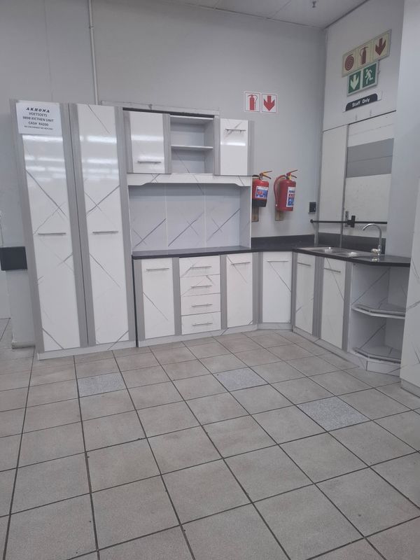 9898 kitchen white + sink