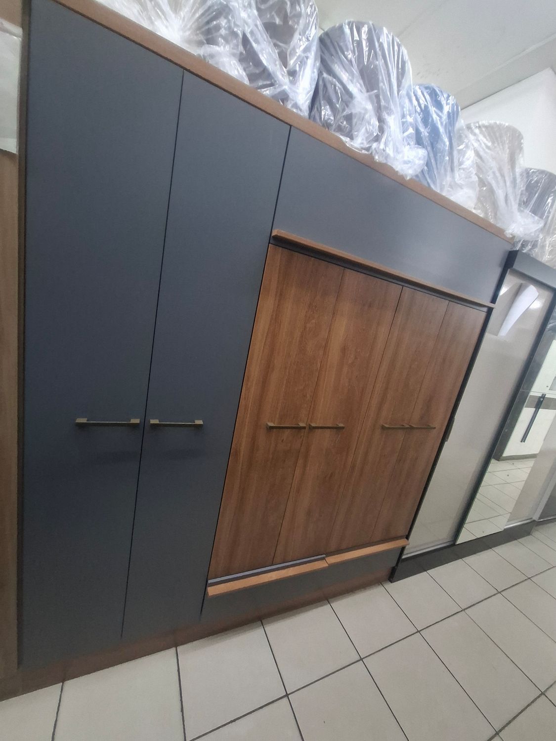 410 titanium 6 door wardrobe