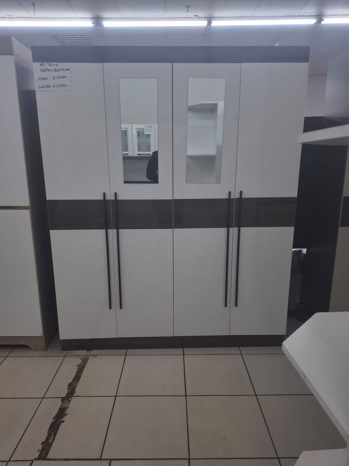 MF 761-4 Door white + black oak MF 761-4 Door white + black oak