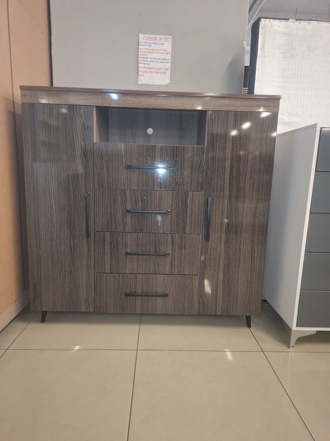 Rt 792 Chest draws