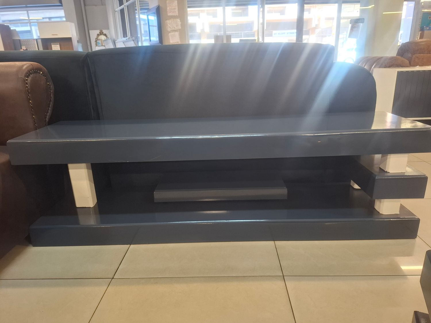 Enzo plasma stand grey
