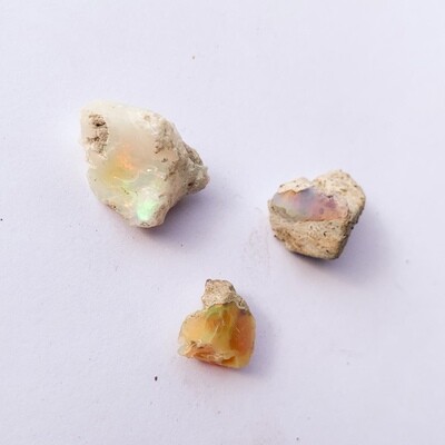 Ethiopian Opals - 3 pieces - 5.5 grams