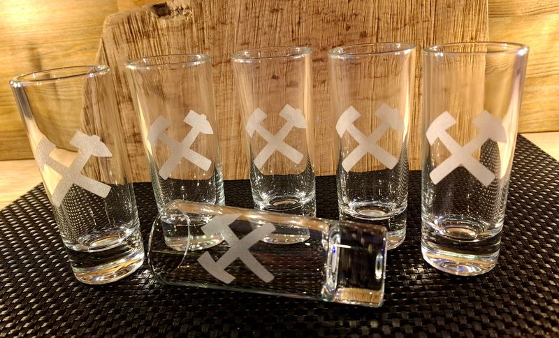 Schnapsglas inkl. Schlägel & Eisen Gravur Schnapsglas inkl. Schlägel & Eisen Gravur