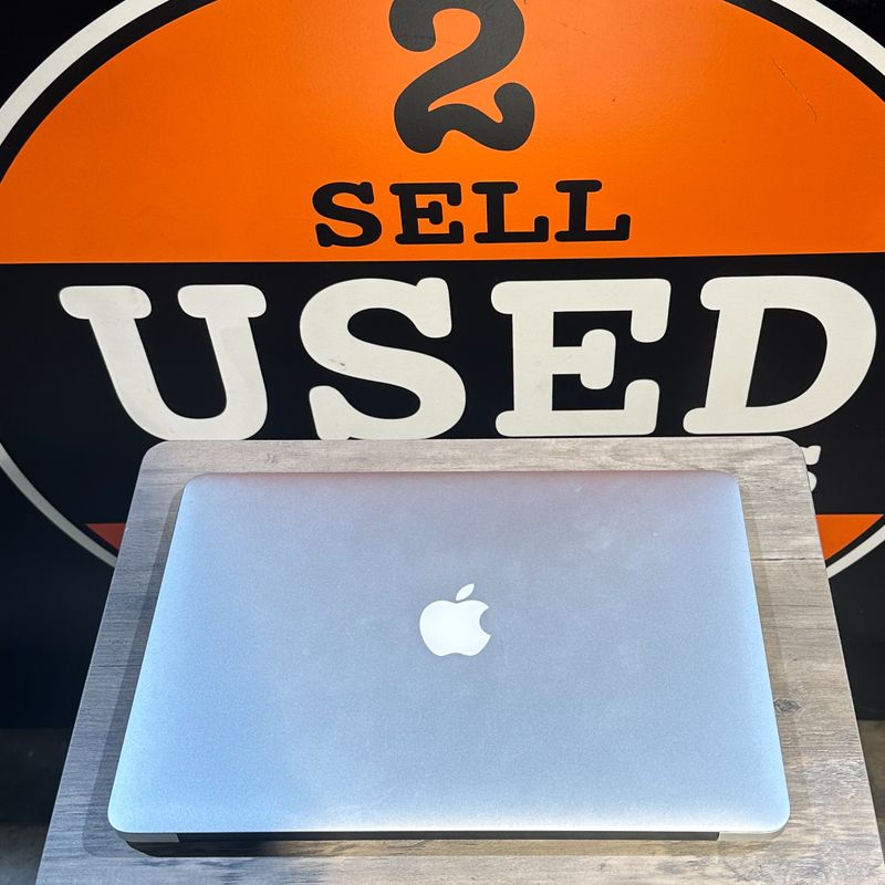 Apple Macbook air 2015 - 128gb 8gb RAM - 1.6 GHz dual core i5 - 13