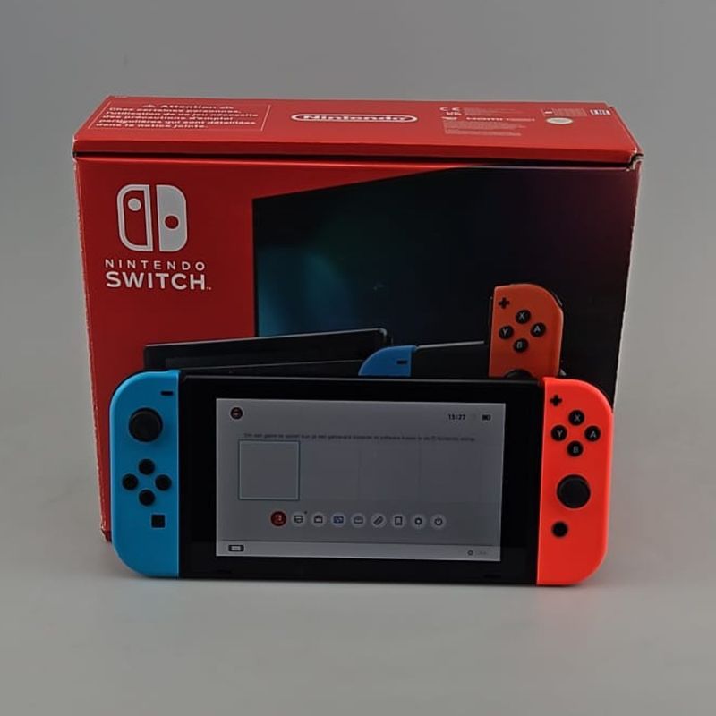 Nintendo Switch 2019 32GB Blauw/Rood Incl: Toebehoren — Used Products
