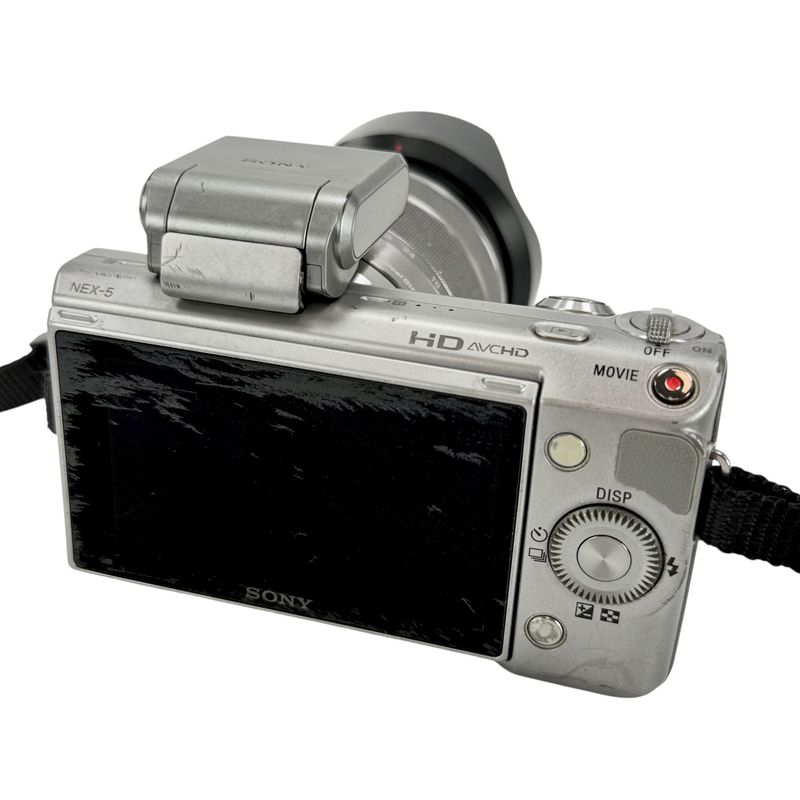 Sony NEX-5 Silver + 18-55mm (SEL1855) + 16mm (SEL16F28) + Flitser