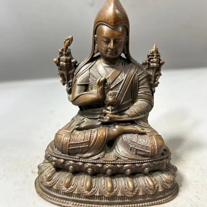 Lama Tsongkhapa Statue (Medium - Small)