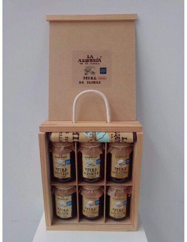 CAJA DE MADERA HECHA A MANO DE LA ALQUERÍA DE LA SIERRA CON 6 UNIDADES DE 500 GR