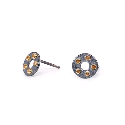 Joanna Gollberg: Circle studs with gold dots