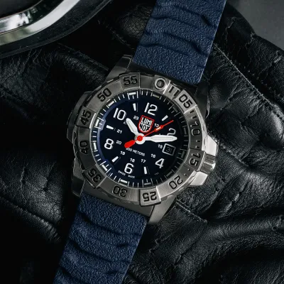 LUMINOX