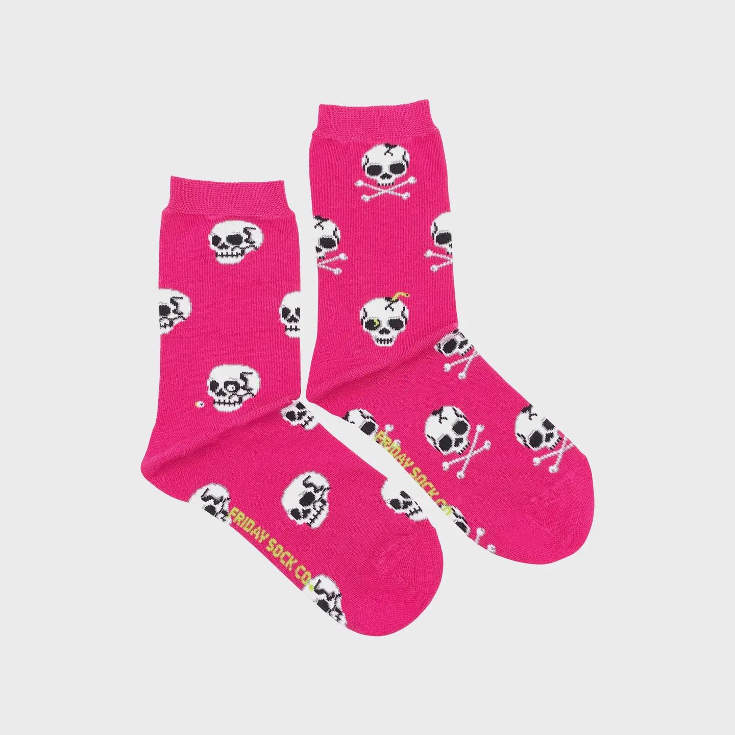 W Mismatched Crew Socks, Pattern: skulls