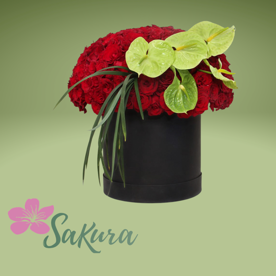 Arreglo premium de 150 rosas rojas con anturios