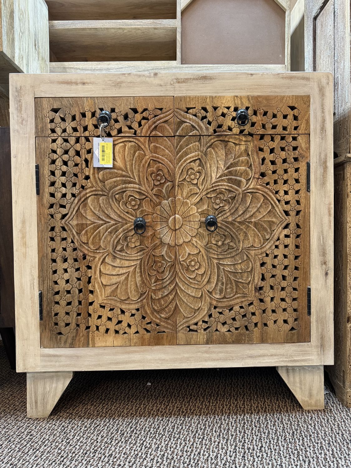 Carved wood  Sideboard 2-Door 2-drawer