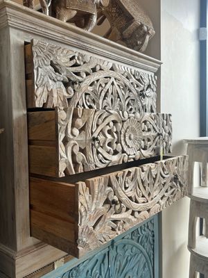 Sideboard 3 Drawer Wooden sculpture