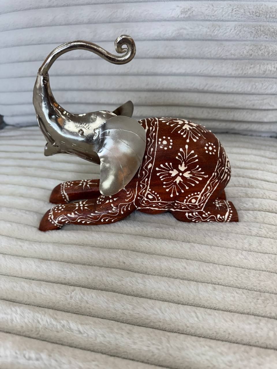 elephant made of wood/iron Hana style Brown