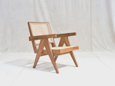 Easy Lounge Chair