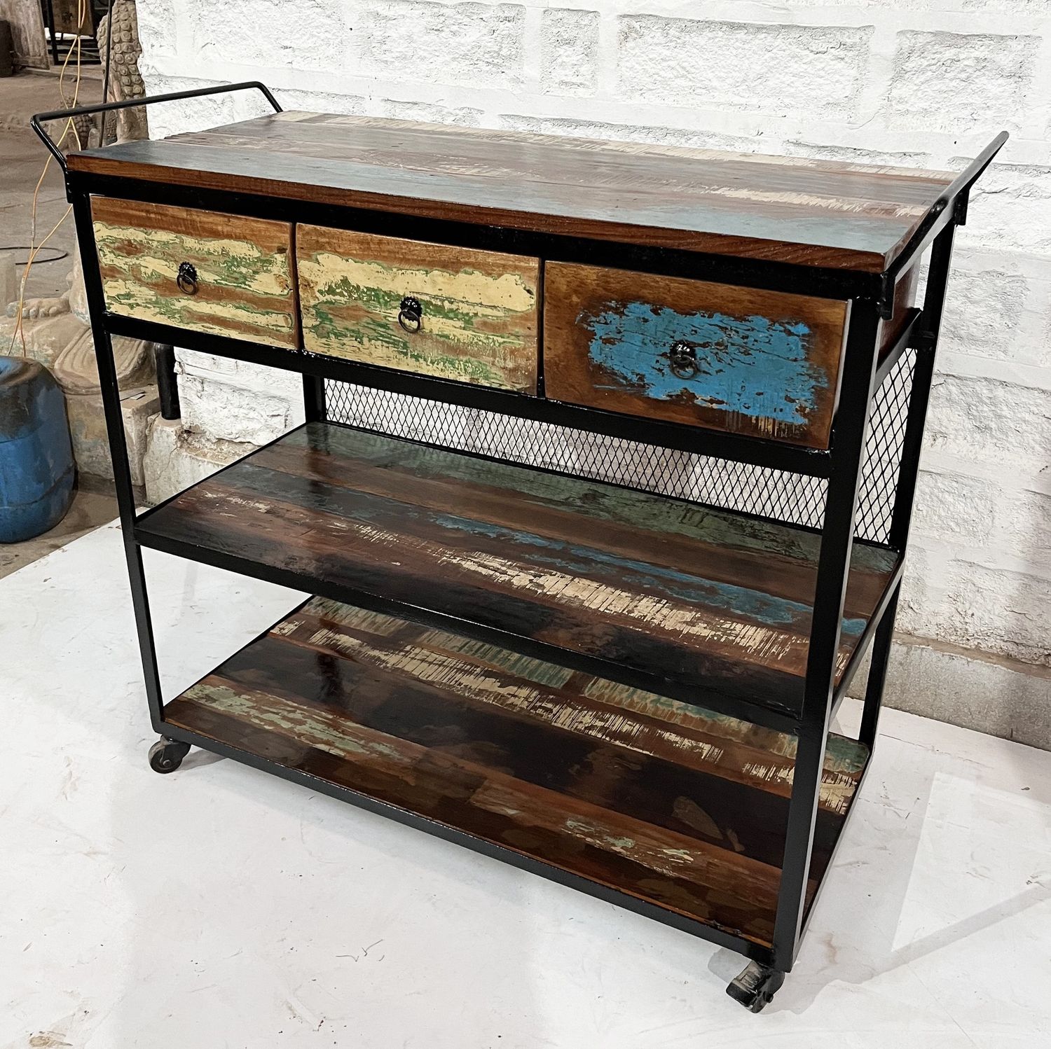 IRON AND WDN RACK 44