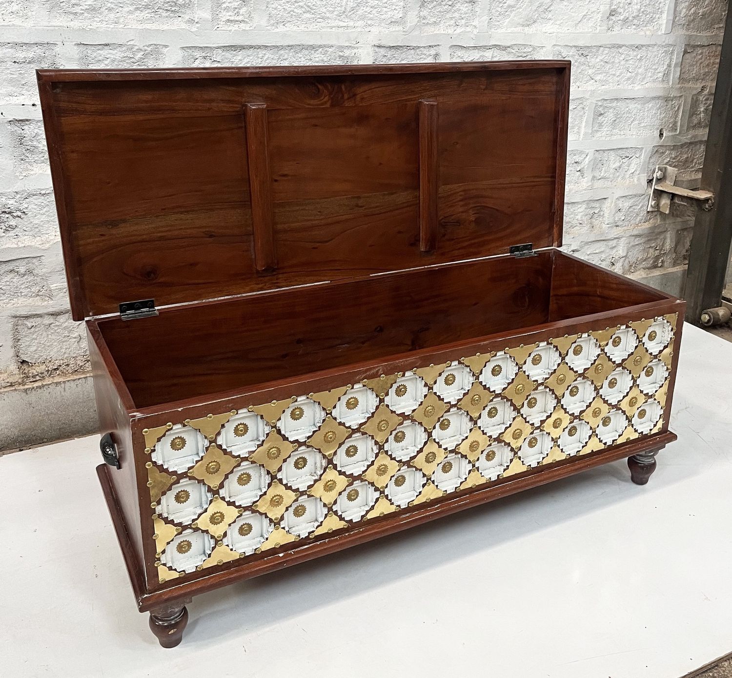 WDN BRASS FITTED BOX 46