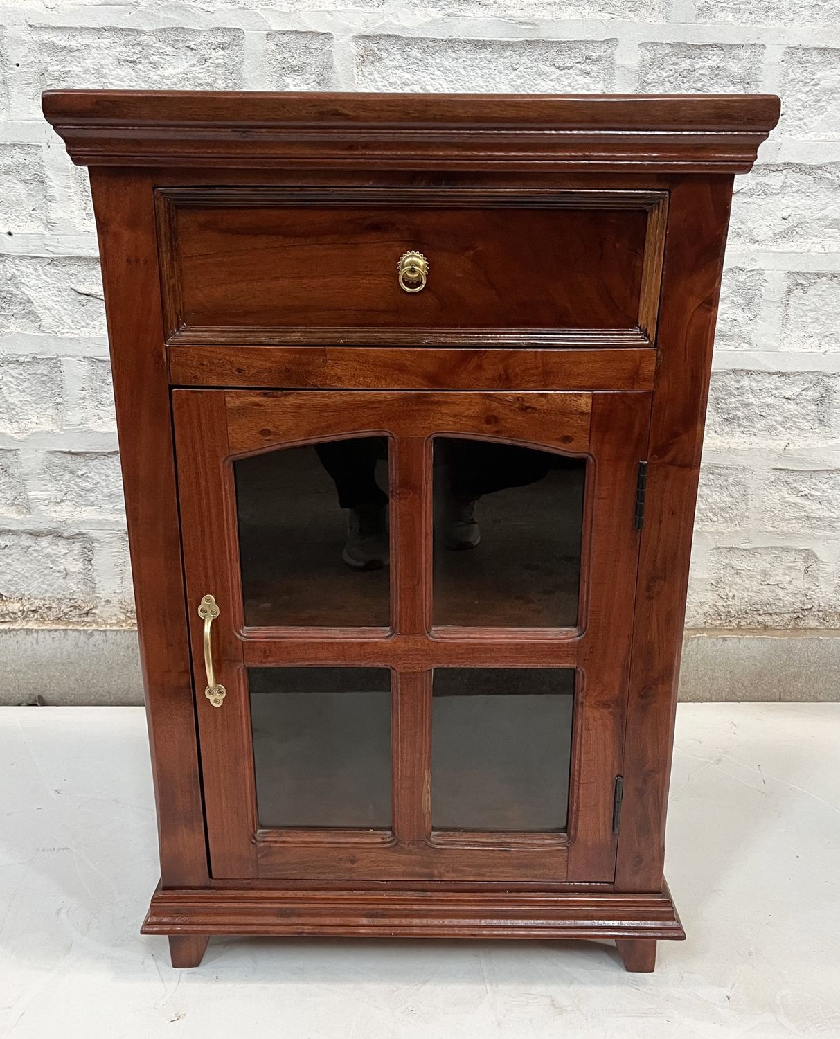 WDN GLASS DOOR CABINET 65
