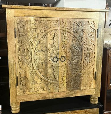WDN SIDEBOARD 66