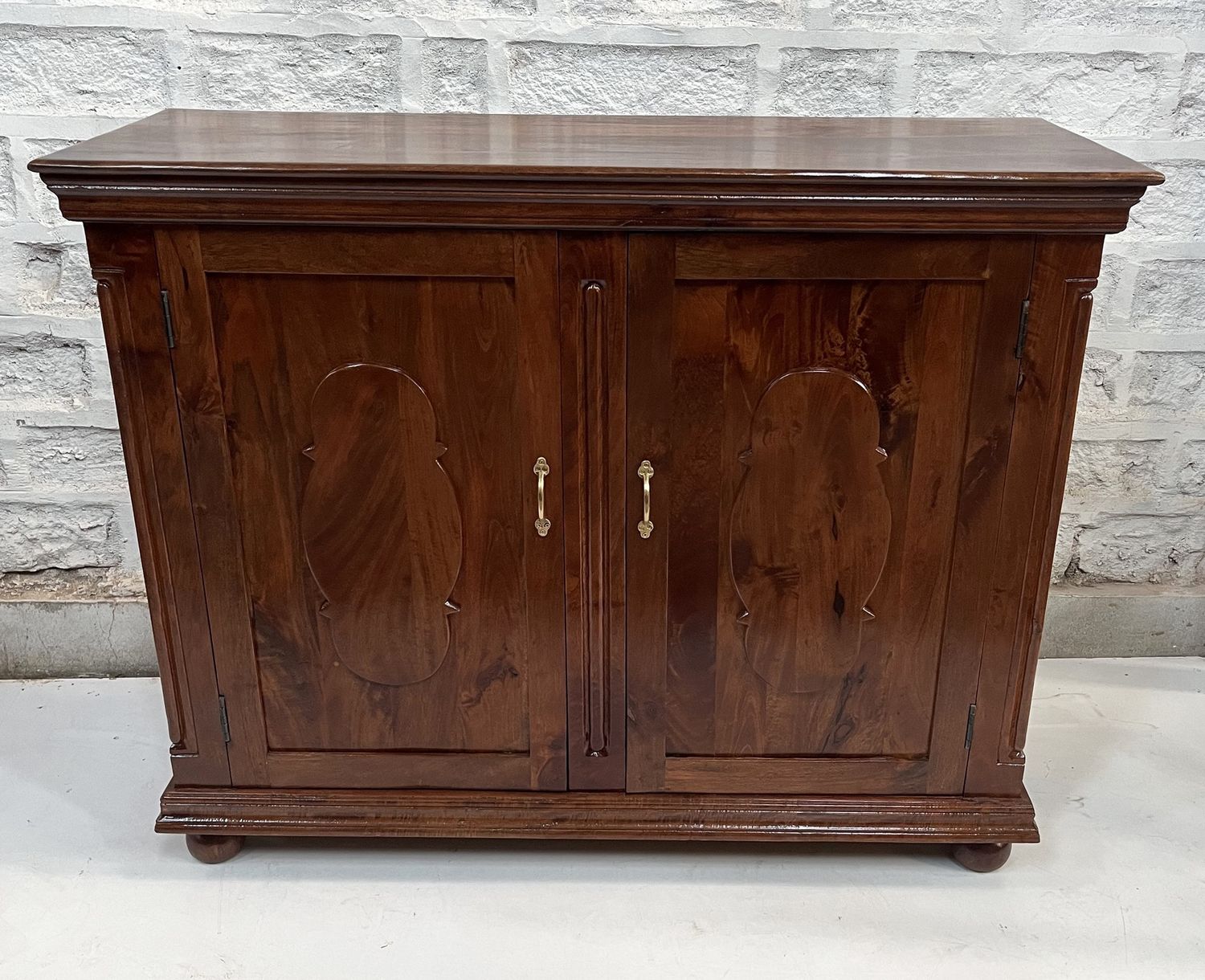 WDN SIDEBOARD 68