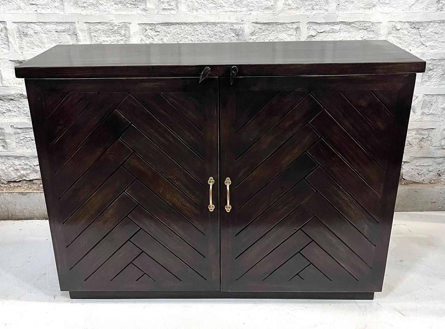WDN SIDEBOARD 69