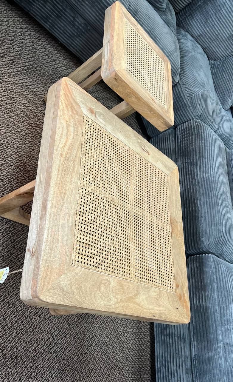 Mango wood and bamboo side table, Colour: NATURAL FINISH
