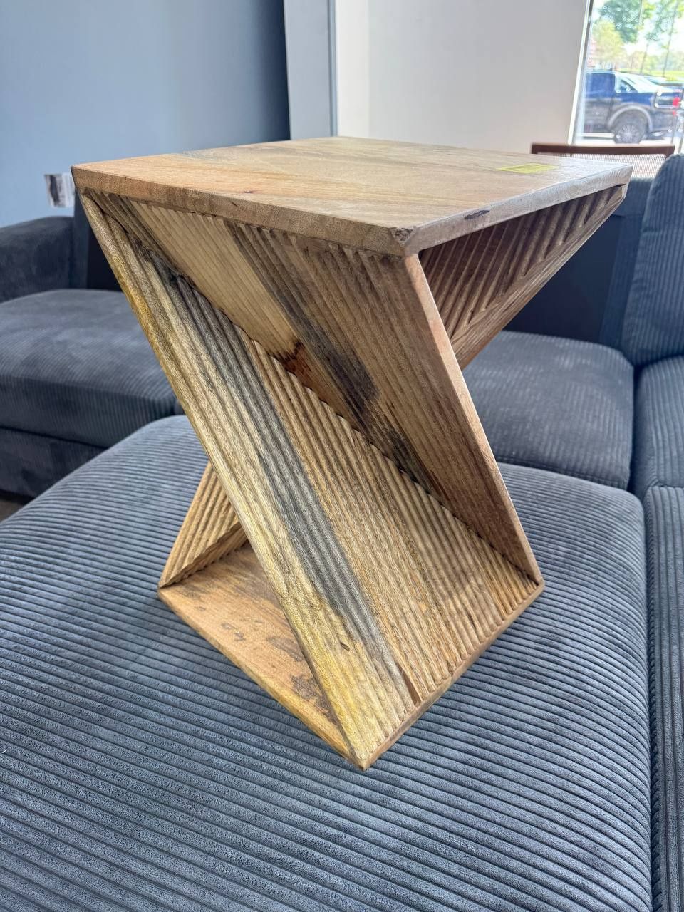 Natural mango wood side table, Colour: NATURAL FINISH