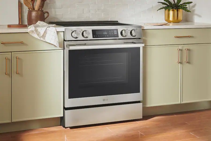 LG 30 in. 6.3 cu. ft. Smart 4-Element Induction Slide-In Range Stainless Steel