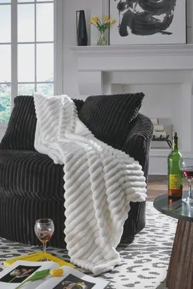Alsonwell Throw, Colour: White