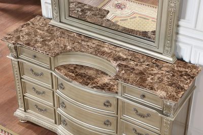 B055 - Dresser - Champagne